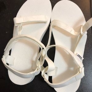 Size 11 white Teva Sandals